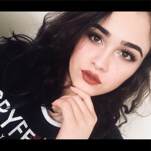 Meet your Posher, Deiny